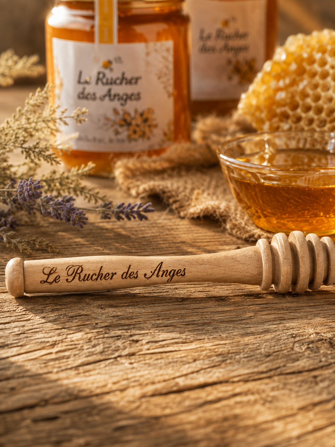 Cuillère à miel en bois gravée Le Rucher des Anges